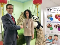 Andaluc&iacute;a s&oacute;lo cuenta con una gu&iacute;a tur&iacute;stica oficial de chino, que se ha formado en la Academia Oso Panda