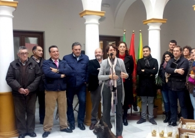 Los pueblos de la comarca Aljarafe-Do&ntilde;ana apoyan al sector de la aceituna de mesa