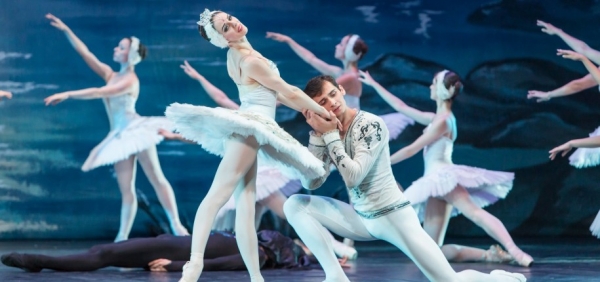 La magia de 'El Lago de los Cisnes' llega a Tomares este lunes con el Ballet Cl&aacute;sico Internacional