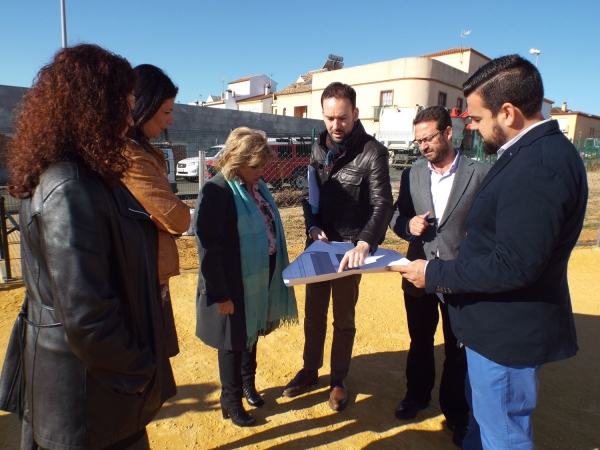 La Delegada Territorial de Educaci&oacute;n de la Junta de Andaluc&iacute;a conoce de primera mano las necesidades educativas de Gines