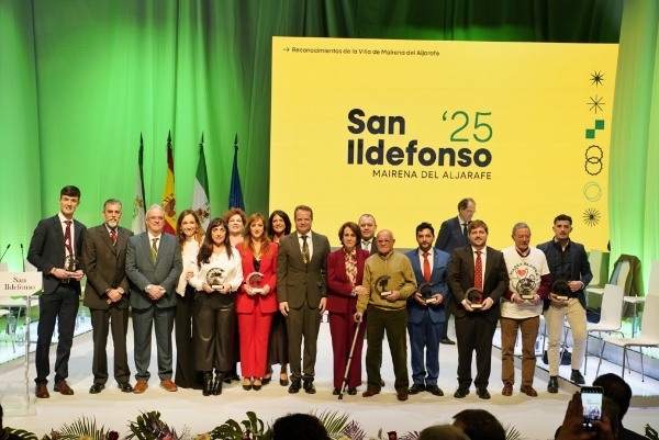 El Ayuntamiento de Mairena del Aljarafe reconoce a  Margarita Rinc&oacute;n con el Premio San Ildefonso 2024 por sus aportaciones al tejido empresarial