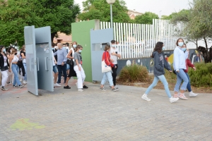 Los alumnos de secundaria y bachillerato comienzan en Tomares el curso 2021-22