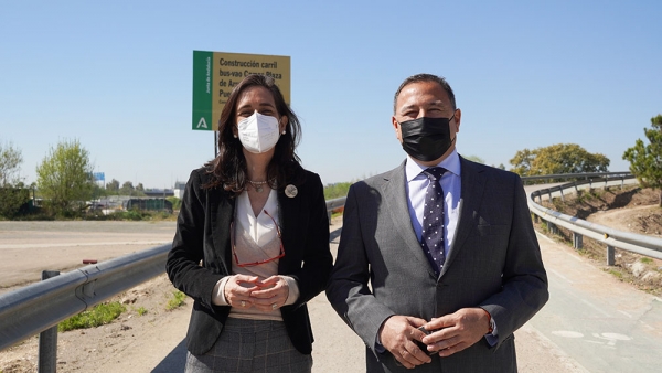 Ricardo S&aacute;nchez Ant&uacute;nez, delgado del Gobierno de la Junta en Sevilla, y Susana Cayuelas Porras, delegada territorial de Fomento.