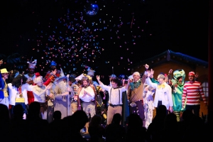 El Carnaval de Gines 2024 arranc&oacute; este s&aacute;bado con una espectacular gala inaugural en el teatro El Tron&iacute;o