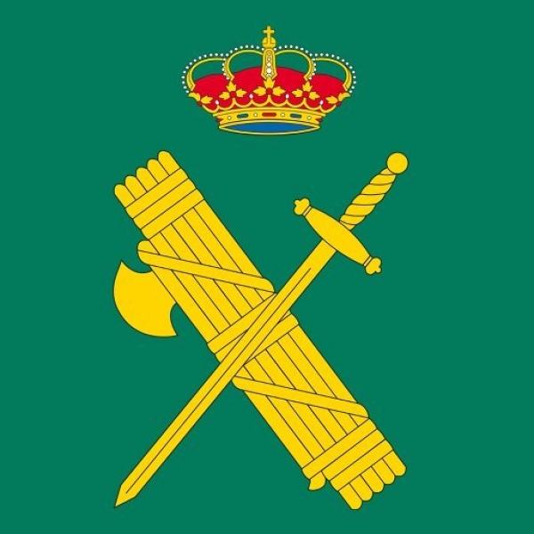 La Guardia Civil salva a un conductor de morir ahogado