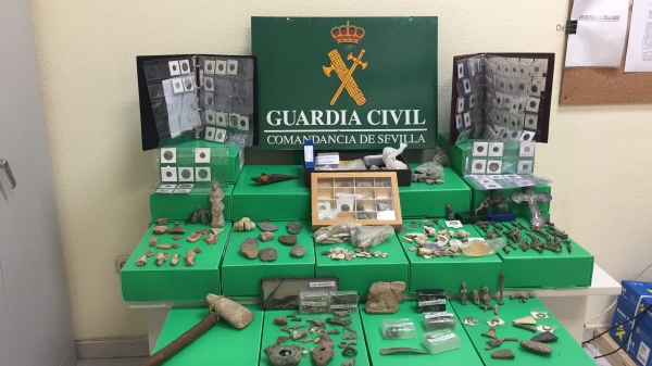 La Guardia Civil de Sevilla detiene a una persona por vender piezas arqueol&oacute;gicas