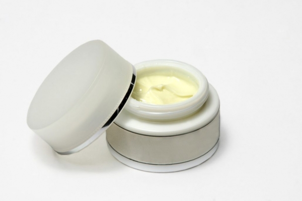 Conoce la importancia de usar una buena crema antiarrugas
