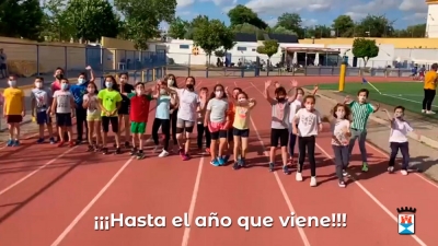 M&aacute;s de un millar de vecinos y vecinas que participan en las escuelas de invierno hoy despiden temporada