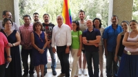 San Juan muestra el orgullo LGTBI con banderas arco iris en el Ayuntamiento y la Casa de las Artes