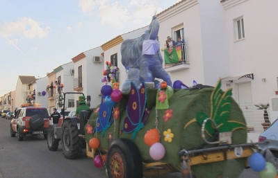 Homenaje musical a los ni&ntilde;os  de Gines para agradecerles su comportamiento ejemplar