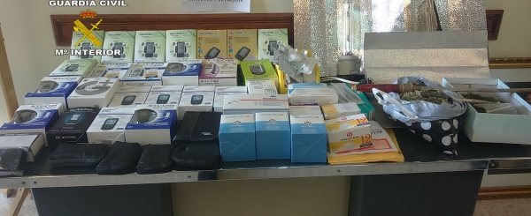 La Guardia Civil detiene a dos individuos por robar en un centro m&eacute;dico y en un comercio