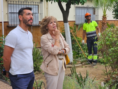 Comienza una campa&ntilde;a de desbroce y baldeo en San Juan de Aznalfarache