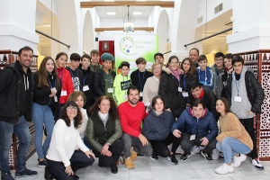 Los integrantes del Parlamento Joven de Gines hacen llegar sus propuestas al Ayuntamiento