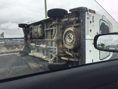 Un accidente en la SE-30/E-803 provoca colas kilom&eacute;tricas