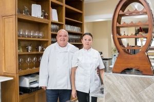 El restaurante Lopis presenta su nuevo men&uacute; degustaci&oacute;n de temporada con un recorrido por Huelva a trav&eacute;s de sus platos