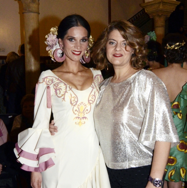 La dise&ntilde;adora Pastalina lleva a Granada la moda flamenca y de fiesta
