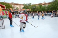 Tomares se convierte un a&ntilde;o m&aacute;s en la 'estaci&oacute;n de esqu&iacute;' de patinaje sobre hielo del Aljarafe