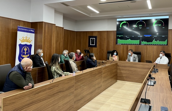 Pilas, la primera localidad en implantar medidores de calidad del aire en centros educativos y dependencias municipales