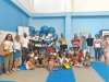 El alcalde de Camas, Rafael Recio, durante su visita al taller de Campus Sunset, que celebr&oacute; una convivencia de multiculturalidad con los ni&ntilde;os saharauis acogidos en la localidad.
