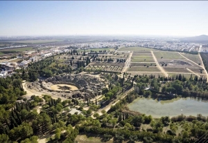 El Conjunto Arqueol&oacute;gico de It&aacute;lica recupera espacios paisaj&iacute;sticos con visi&oacute;n panor&aacute;mica al barrio adrianeo tras restaurar la zona forestal norte