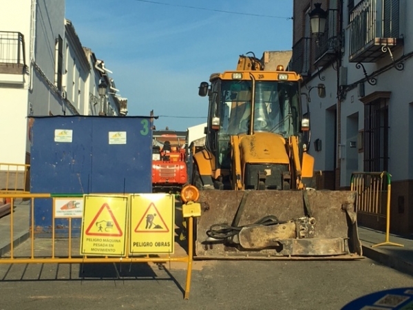 El ayuntamiento de Olivares inicia la segunda fase de las obras de reurbanizaci&oacute;n de la Calle Sevilla