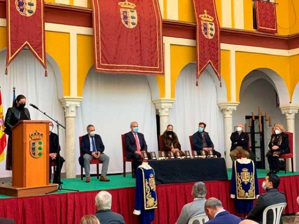 El ayuntamiento de Olivares inaugura el programa de actividades conmemorativas del 50 aniversario de la declaraci&oacute;n oficial del conjunto hist&oacute;rico art&iacute;stico de Olivares como bien de inter&eacute;s cultural