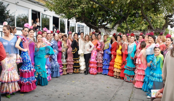 La dise&ntilde;adora Asen Aranda presenta hoy en Simof su colecci&oacute;n de trajes de flamenca de licra y piedras de Swarovski